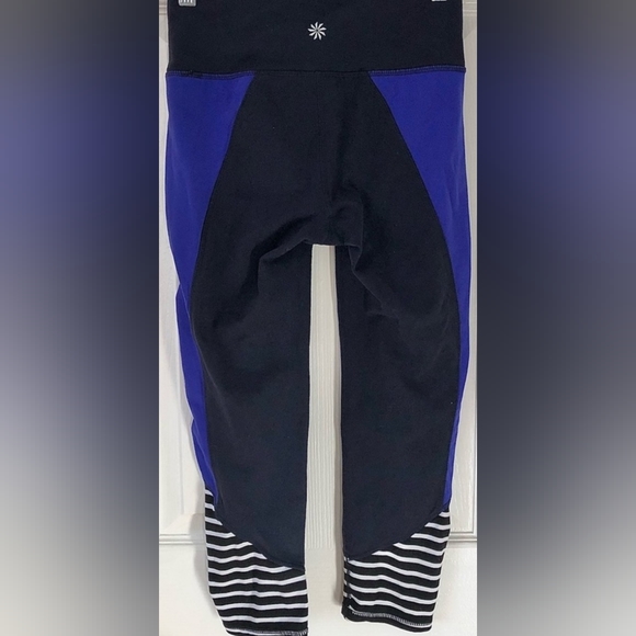 ATHLETA CROPPED COLOR BLOCK CAPRIS.  S - Picture 5 of 6